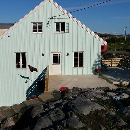 Lysvoldbrygga Bed & Breakfast Henningsvær Exterior foto